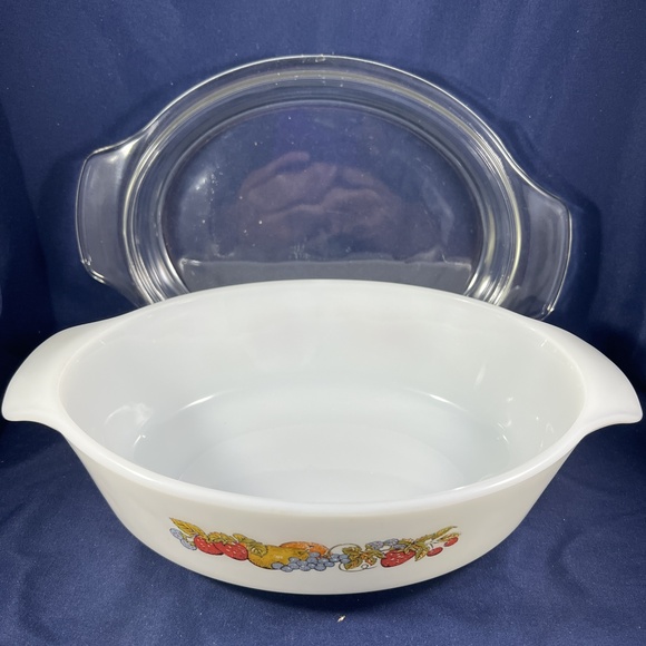 Anchor Hocking Fire King Nature's Bounty 1.5 Qt Oval Baking Dish Vintage Fruit - Picture 5 of 5